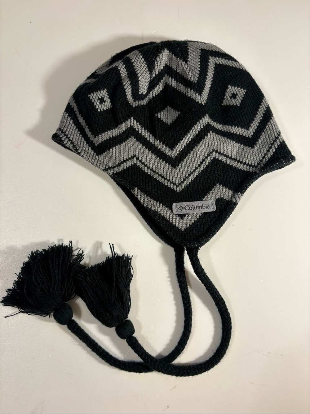 Columbia Black & Gray Earflap Knit Hat